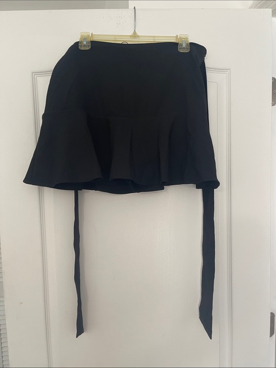 Zara Dresses & Skirts - Zara Black Ruffle Tie-Waist Mini Skirt